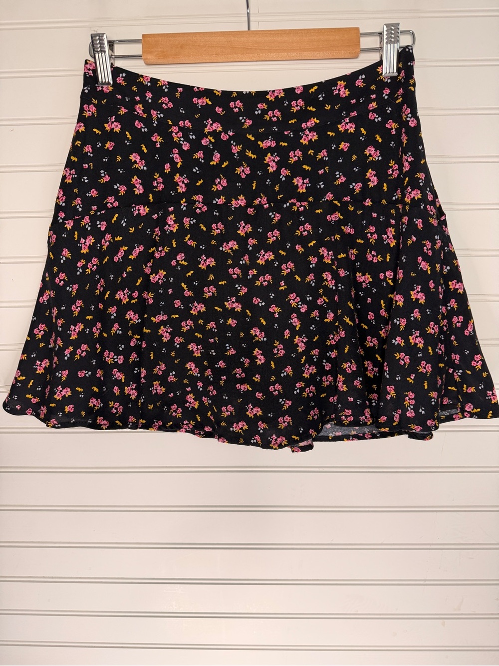 Zara Black and Pink Floral Skort, Size M, NWT
